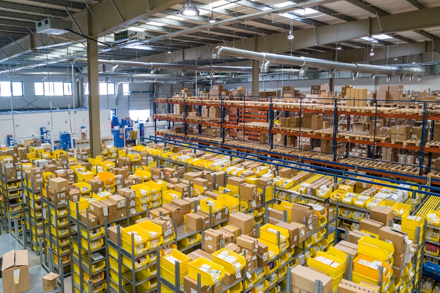 Distribution warehouse with packed goods
